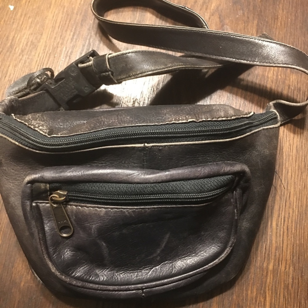 Vintage soft leather fanny pack by Orvis